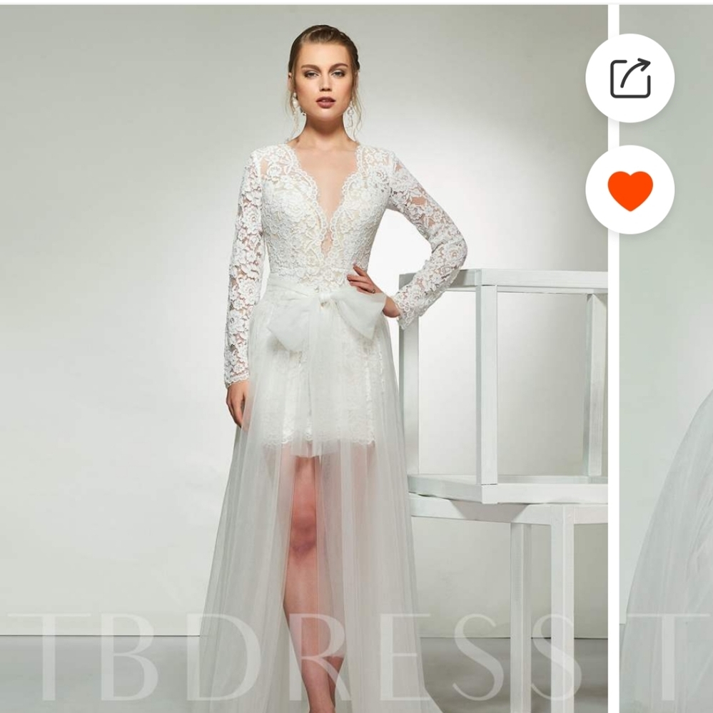 Long Sleeve Column Lace Beach Wedding Dress

Color